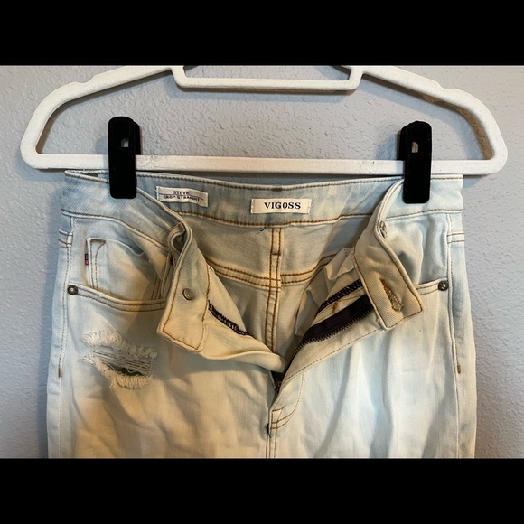 Vigoss Cropped Straight Leg Bleach Wash Jeans. Size 28. - Picture 3 of 3